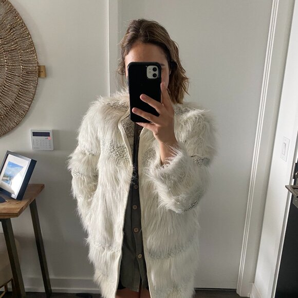 White Shaggy Faux Fur Jacket - Statement Piece, Cardigan Coat M - Picture 2 of 5